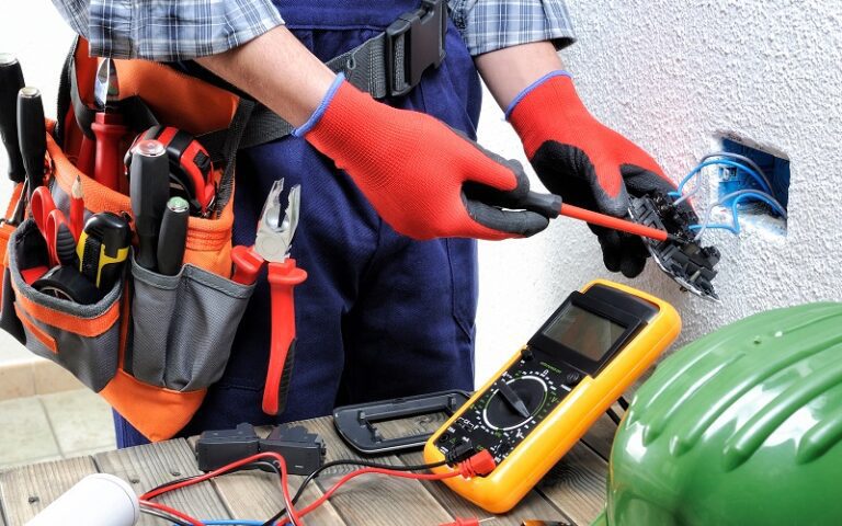 fotos-postulaciones/1729858818_montador electricista.jpg